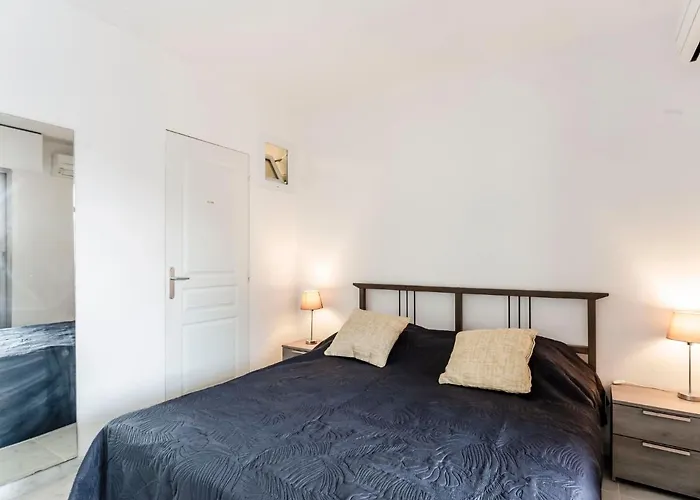 Port De La Gavine-28 By Interhome * Єр